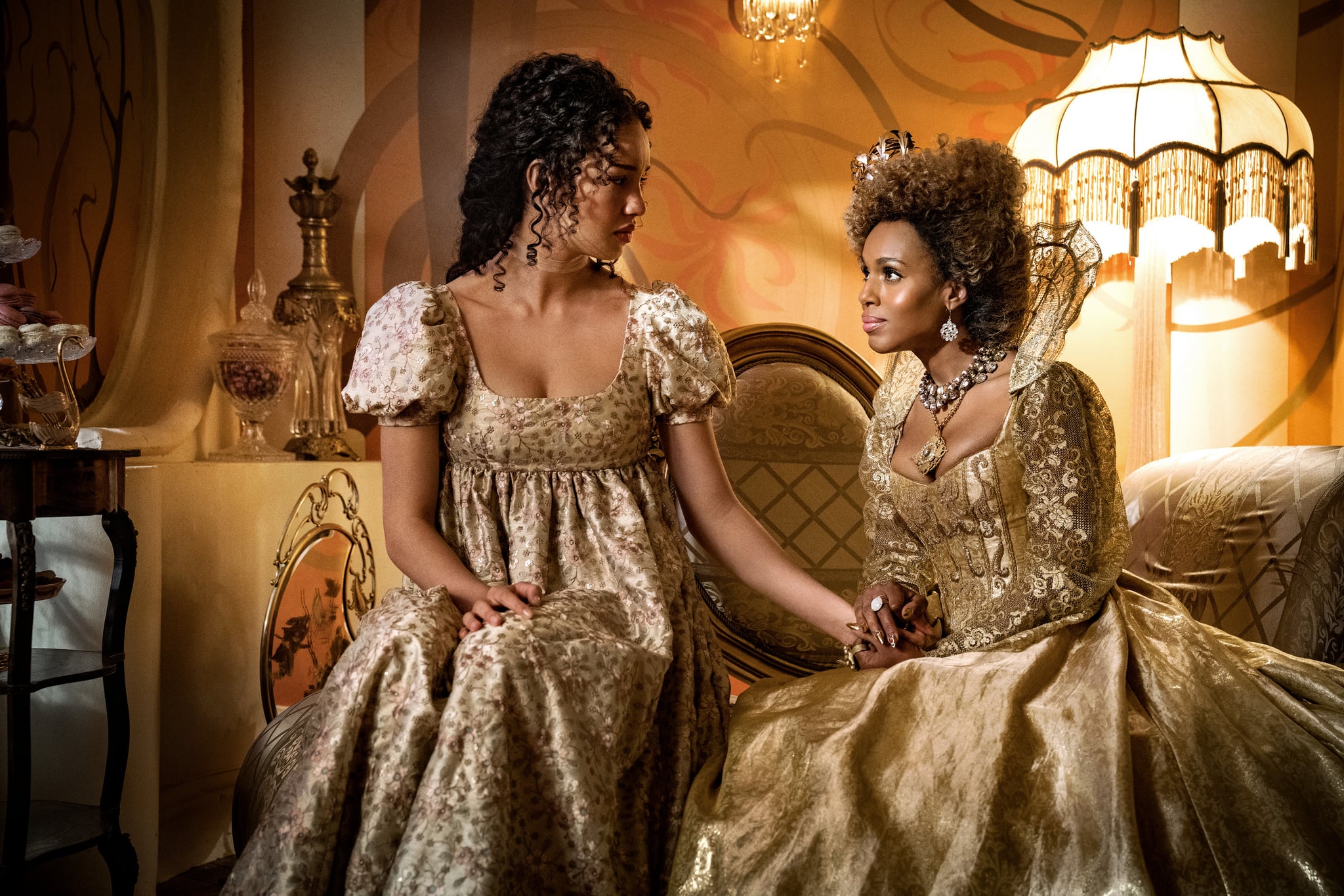 THE SCHOOL FOR GOOD AND EVIL. (L to R) Sofia Wylie as Agatha and Kerry Washington as Professor Dovey in The School For Good And Evil. Cr. Helen Sloan / Netflix © 2022