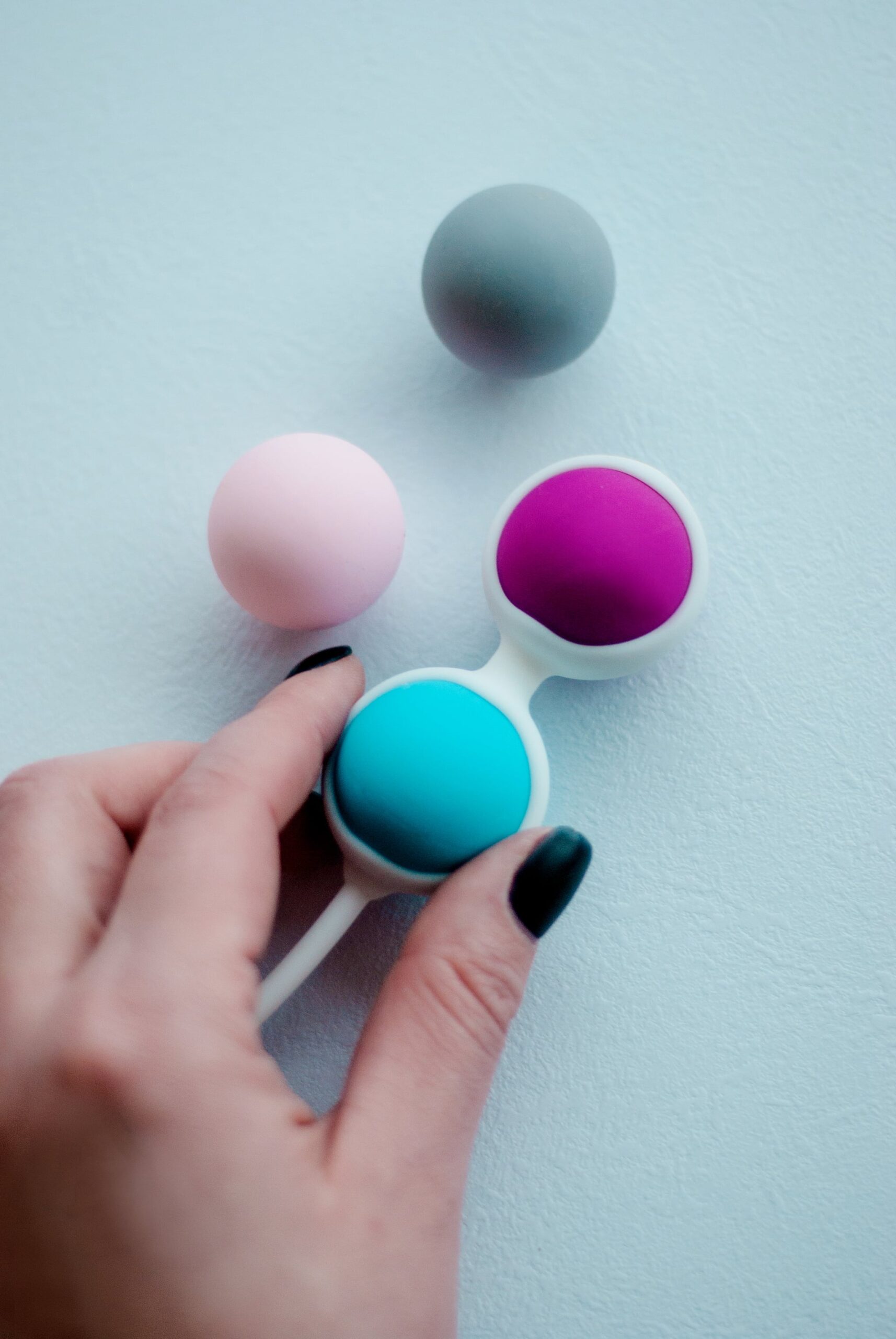 Everything to Know About Kegel Balls, Including When You *Shouldn’t* Use Them