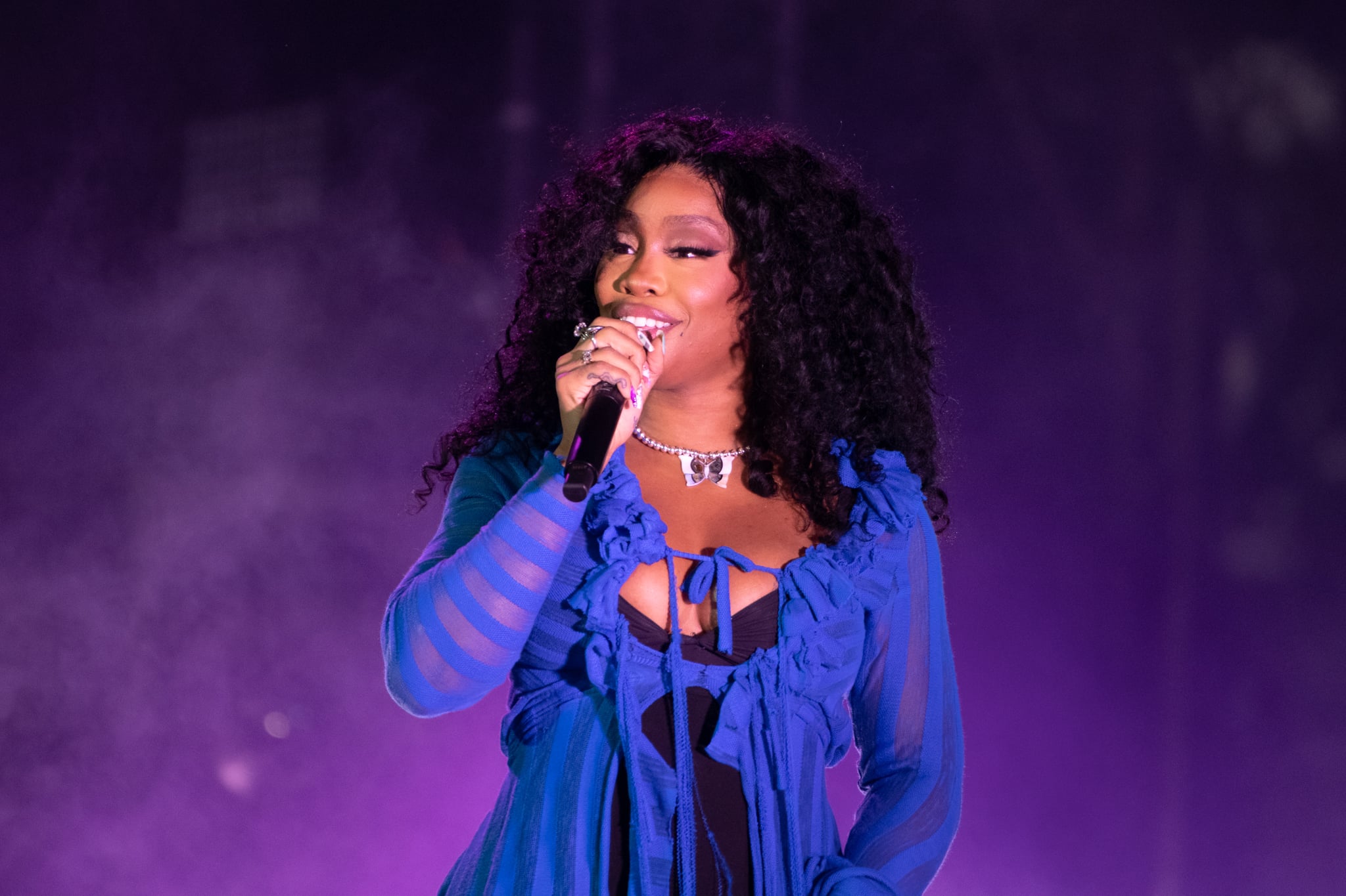LONDON, ENGLAND - JULY 08: (Editorial Use Only) Sza performs on the main stage during Wireless Festival at Finsbury Park on July 08, 2022 in London, England. (Photo by Joseph Okpako/WireImage)